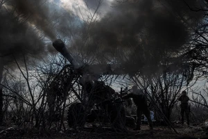 Nga-Ukraine đổi mặt trận giao tranh ở Bakhmut, Mỹ 'than trời' với tốc độ xài vũ khí của Kiev?