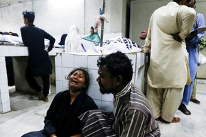 Xô xát trong khi chờ viện trợ lương thực ở Pakistan, ít nhất 13 người thiệt mạng