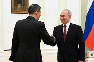 Ông Putin tiếp Bộ trưởng Quốc phòng Trung Quốc, bàn về hợp tác quân sự hai nước