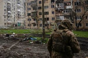 Nóng Nga-Ukraine 24-4: Hai bên tấn công hàng loạt mặt trận; Ngoại trưởng Nga tới New York