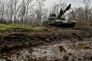 Nóng Nga-Ukraine 6-5: 'Bước ngoặt' ở Bakhmut; Nga tung đòn gây nhiễu vũ khí xịn của Mỹ