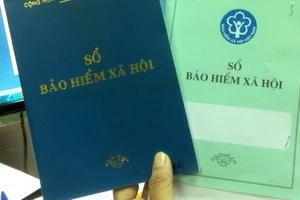 Công ty không trả sổ bảo hiểm xã hội, tính sao? 