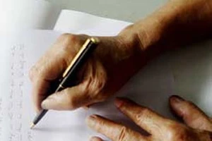 Có được ủy quyền công chứng di chúc? 