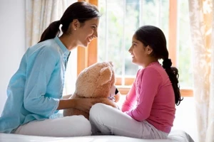 Mẹ lấy chồng mới, có được quyền đại diện cho con? 