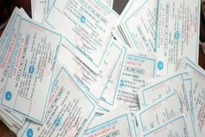 Người lao động đóng tiền mua bảo hiểm y tế? 