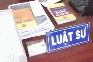 Thêm 1 luật sư bị kỷ luật vì không ký hợp đồng với khách