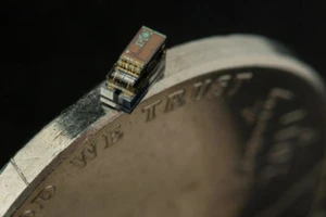 Máy tính siêu nhỏ chỉ bằng “hạt gạo”