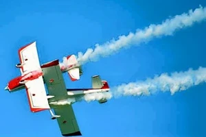 Clip hai máy bay va chạm hot nhất tuần qua