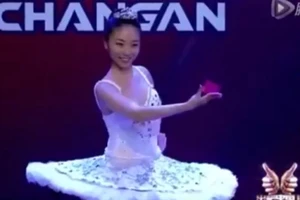 Mỹ nhân vừa múa ballet và biểu diễn ảo thuật tuyệt vời