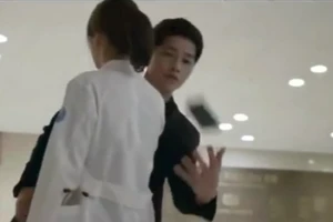 Bị đánh te tua vì học theo 'soái ca' hot nhất trong tuần