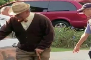 Ông lão với màn troll khiến mọi người phải há hốc mồm