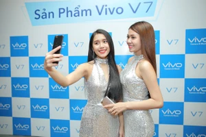 Selfie cực đã với camera trước 24 MP