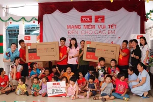 Tết sớm cho trẻ em mồ côi và khuyết tật