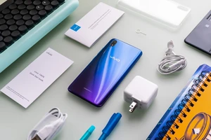 Bộ đôi smartphone dành riêng cho phái đẹp 