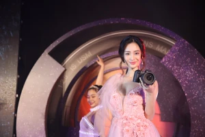 Canon ra mắt dòng máy ảnh mirrorless Full-Frame 