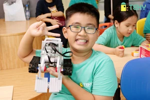 Trại hè Công nghệ 2019 với Robot AI lần đầu tiên ra mắt tại VN