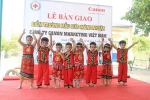 Canon trao tặng phòng học mới cho các trường mầm non khó khăn 