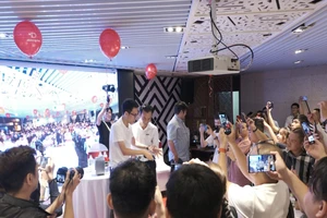 Note 10 Plus liệu có sống sót sau màn thả rơi ở độ cao 2 mét?