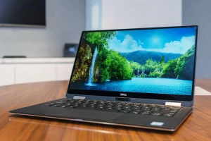 Nhiều mẫu laptop, phụ kiện giảm giá 'khủng' mùa tựu trường