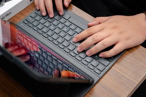 Mẫu bàn phím không dây phù hợp cho iPad Pro