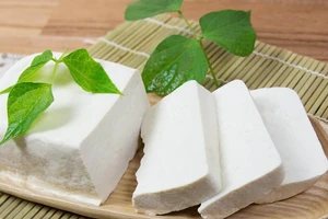 Nguy cơ tiềm ẩn khi ăn đậu phụ sống