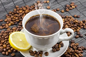 Thực hư việc uống cà phê với chanh tốt cho sức khỏe