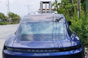 Siêu xe điện Porsche Taycan đầu tiên về Việt Nam 