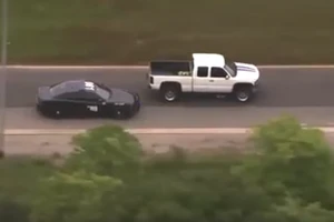 Kỹ thuật PIT của cảnh sát khiến tài xế vi phạm kinh hoàng