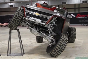 Xế độ Kymera hầm hố bất chấp mọi địa hình