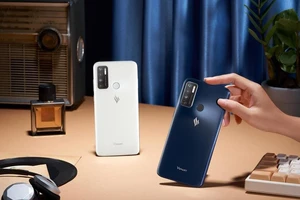 VinSmart ra mắt mẫu điện thoại 4 camera, giá 4,1 triệu đồng