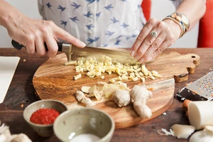 Lợi ích sức khỏe bất ngờ của việc ăn gừng sống