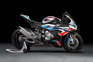 Mô tô thể thao BMW M 1000 RR 212 mã lực, giá hơn 1,4 tỷ đồng