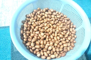 Đàn ông có nên ăn nhiều đậu phộng không?