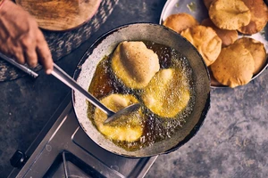  Những nguy cơ đối với sức khỏe của việc tái sử dụng dầu ăn