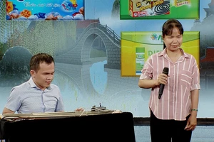 Rớt nước mắt trước hoàn cảnh trớ trêu của cặp vợ chồng khiếm thị 