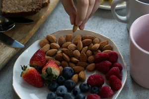 5 món ăn nhẹ tốt cho sức khỏe bạn có thể ăn mà không bị tăng cân 