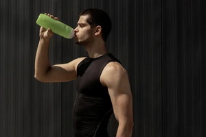 Nam giới cần nạp bao nhiêu protein mỗi ngày để xây dựng cơ bắp? 