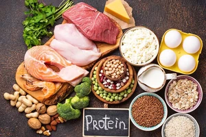 Những nguy cơ tiềm ẩn khi ăn quá nhiều protein