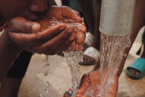 Uống quá nhiều nước có thể gây hại? 