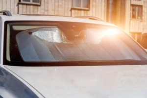 Ánh nắng và tia UV gây hại cho ô tô như thế nào?