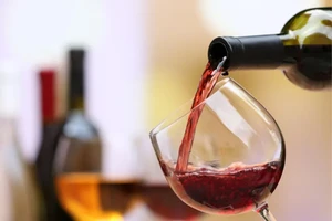  Rượu vang để được bao lâu sau khi mở nắp?