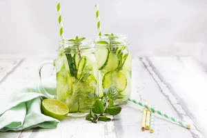 Nên ăn, uống gì và kiêng gì khi trời nắng nóng mùa hè 