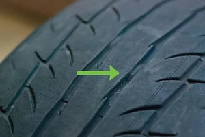 Đừng chủ quan: Lốp mòn đến mức này là đã 'chạm ngưỡng nguy hiểm'