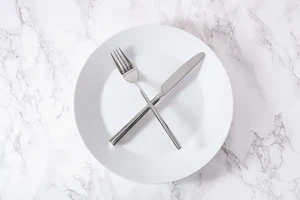 Điều gì xảy ra với lượng đường trong máu khi bạn bỏ bữa sáng? 