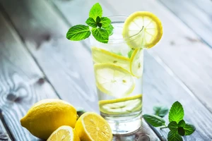 Điều gì xảy ra với huyết áp khi bạn thường xuyên uống nước chanh? 