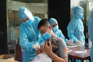 TP.HCM: Xét nghiệm 50 học sinh, giáo viên vì có trẻ là F1