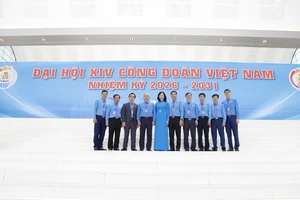Đoàn đại biểu Công đoàn TKV dự khai mạc phiên trọng thể Đại hội