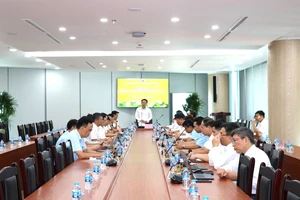 Phó TGĐ Tập đoàn, Giám đốc Trung tâm ĐHSX tại Quảng Ninh Nguyễn Huy Nam chủ trì hội nghị