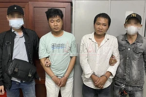 Trinh sát tóm gọn hai người bị truy nã khi đang trốn ở TP.HCM