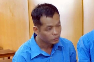 Bị hại trả lại tiền bồi thường dư cho bị cáo